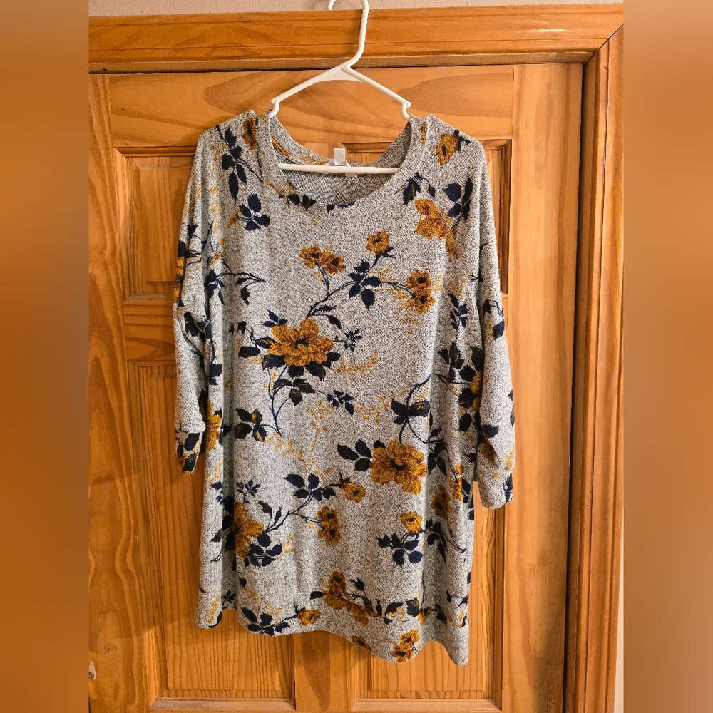 Market & Spruce Gray and Yellow Patterned Sweater